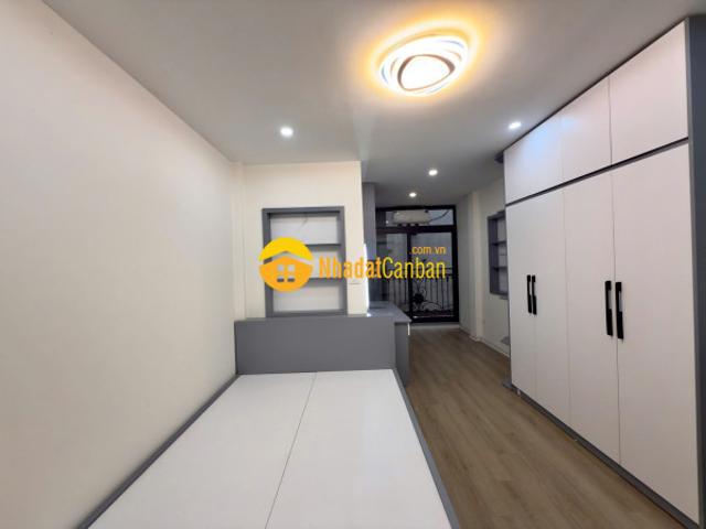 Bán gấp nhà ngõ hoàng mai, giá 8.6 tỷ, 35m2x5t, ở luôn