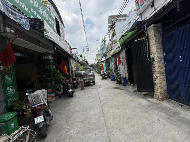 Bán Gấp nhà đường số8 BHH gần Aeon Tân Phú hẻm 6m thông gần mặt tiền 60m2 Nhỉnh 4 tỷ