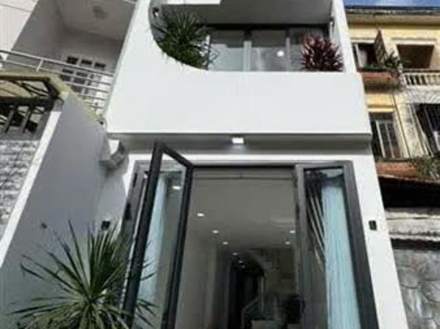Bán Gấp Nhà Đẹp Tại Đặng Văn Ngữ – Khu Vip – 3 Tầng – Ô Tô Vào Nhà – Giá Hấp Dẫn
