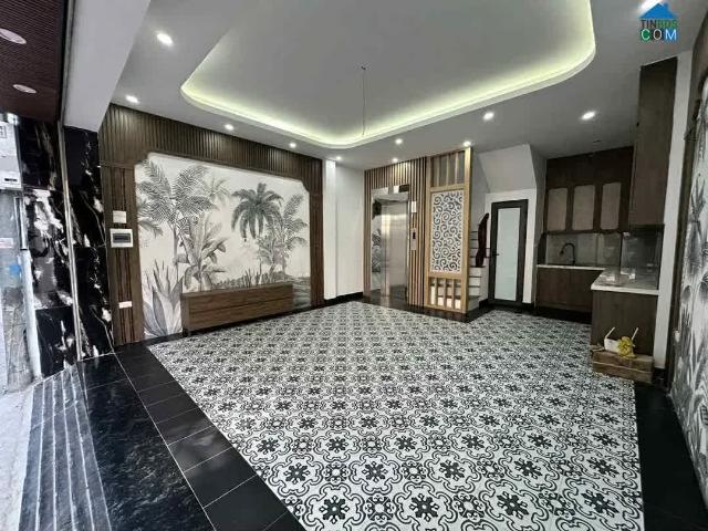 Bán Gấp Nhà Phố Việt Hưng 41M2 Lô Góc 6 Tầng, Ô Tô Vào Nhà, Ngõ Thông 8. X Tỷ