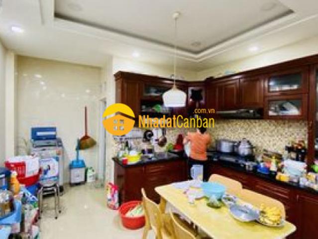 Bán gấp nhà quốc lộ 13, thủ đức 60m2 4tầng 4pn, xe hơi vô nhà 0939174
