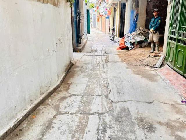 Bán gấp nhà riêng phố Láng Hạ ngõ thông rộng ô tô đỗ cửa, DT 52m2, 4 tầng, MT 6.4m, giá nhỉnh 13 tỷ