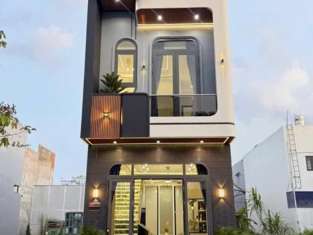 Bán gấp nhà sổ riêng dưới 3 tỷ ở Phường Tương Bình Hiệp, Thủ Dầu Một