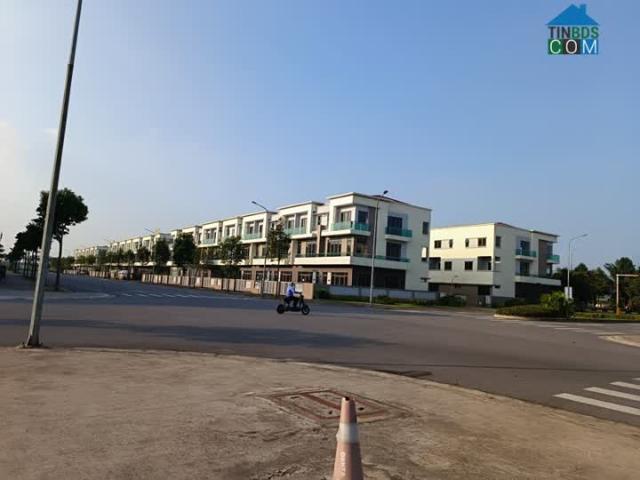 Bán gấp, bán nhanh nhà phố đi bộ đường 26m căn áp góc trung tâm dự án Centa Vsip