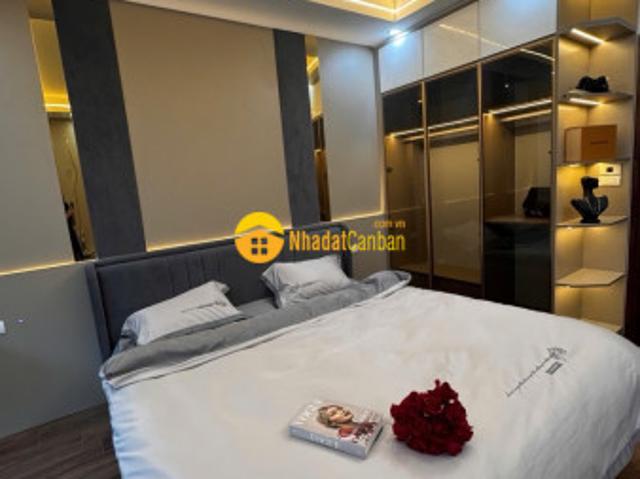 Bán gấp bán nhanh nhà thạch bàn 40m2 4 tầng, ô tô vào nhà
