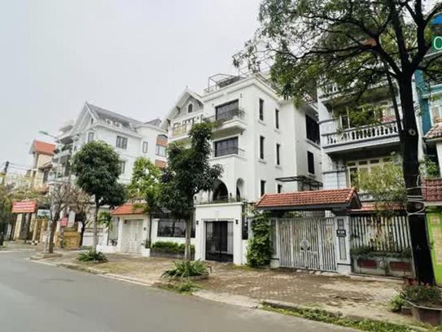 Bán Gấp Biệt Thự Phố Nguyễn Công Thái KĐt Mới Đại Kim, 240m x 4T, Mt 12m. Giá 56 tỷ