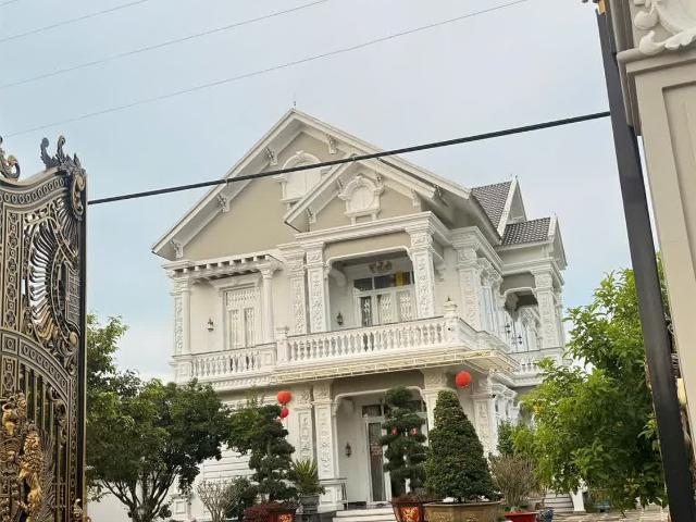 Bán Gấp Biệt Thự Xây 56 Tỷ Rao Bán Chỉ 42 Tỷ Tại Mặt Tiền TL 786, Bến Cầu, Tây Ninh