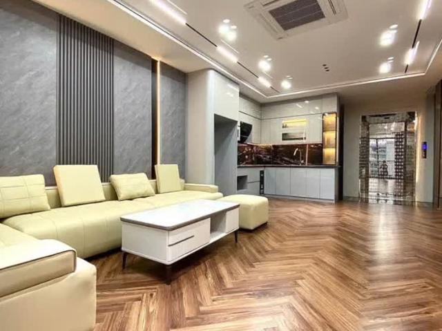 Bán Gấp Căn 6 Tầng Thang Máy_ Sát CV Hoà Bình/ Ngoại Giao Đoàn DT 35M X 6 Tầng Mặt Ngõ Thông