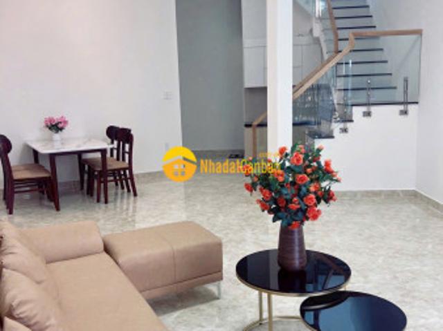 Bán gấp căn nhà 1 trệt 1 lầu ở bà điểm, hóc môn. Giá 1 tỷ 150 triệu, shr