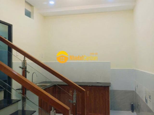 Bán gấp căn nhà 52m2 1 trệt 1 lầu ở bà điểm, hóc môn. Giá 750 triệu, shr