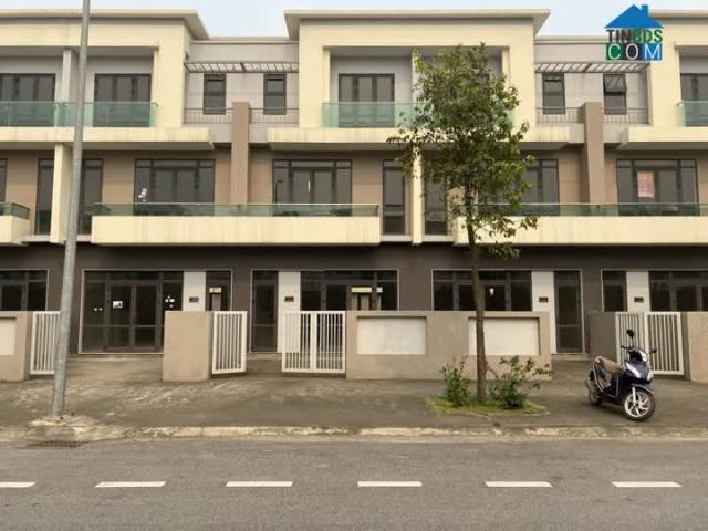 Bán GẤP căn SHOPHOUSE 120m2 nhà 2 mặt tiền trục phố KD 26m đã CÓ SỔ tại Centa City giá đáy 7,3x tỷ