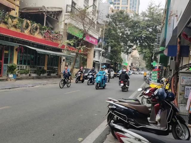 Bán gấp giá rẻ mặt phố Hai Bà Trưng 22m/33mT2, 5 tầng, mặt tiền 2.8m, 21 tỷ, Hoàn Kiếm