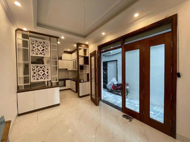 Bán gấp giá rẻ chung cư Trần Thủ Độ 83m, tầng 9, mặt thoáng 10m, 5.7 tỷ Hoàng Mai