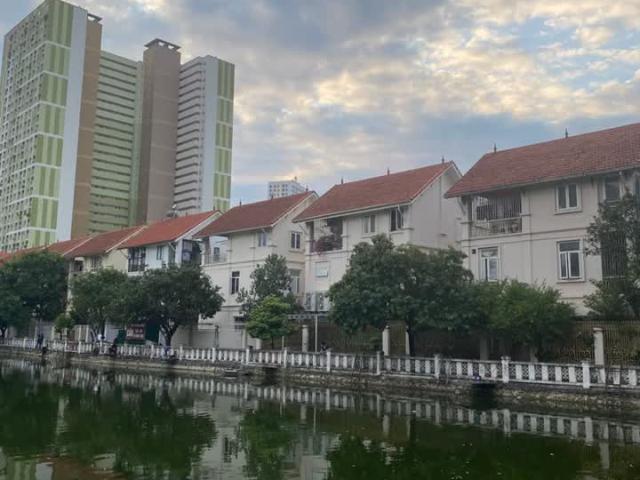 Bán Gấp Siêu Phẩm Biệt Thự Mặt Phố Phía Tây Bán Đảo Linh Đàm 200 Mét – Hoang Mai – Vị Trí Đắc