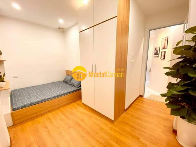 Ban gấp trần thái tôngg, cầu giấy, dt 50m2, 7t, lô góc, có thang máy, nhỉnh 7 tỷ