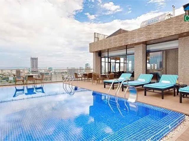 Bán khách sạn cao cấp gần biển Mỹ Khê, doanh thu ổn định, 201m2, 13 tầng, chỉ 80 tỷ