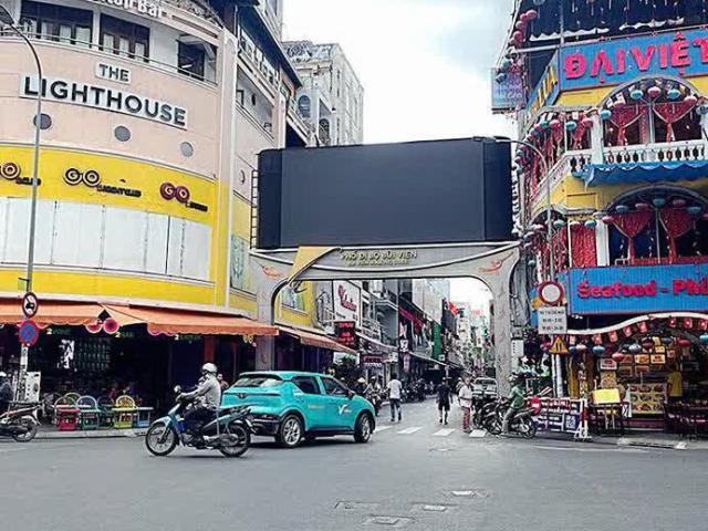 Bán Hotel 6 Tầng HXH 6M Đ. Bùi Viện, Quận 1 Sẵn Dòng Tiền Đều 60tr/th Khu Vui Chơi Nhộn