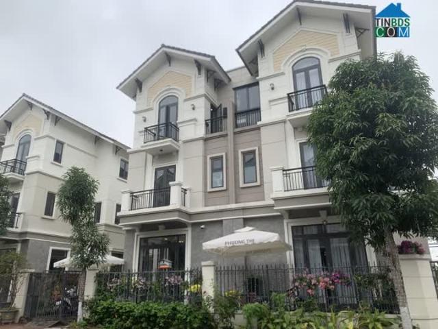 Bán lỗ căn biệt thự sân vườn nhà đẹp 3 tầng khu Centa