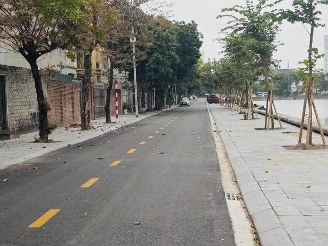 Bán lô đất biệt thự mặt phố Đoàn Nhữ Hài, ph Quang Trung, TP HD, 135m2, mt 7.5m, view hồ