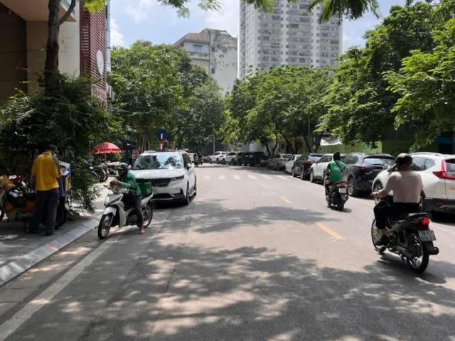 Bán mặt phố Hoà Mã 117m2 10T mặt tiền 4,3m giá 105 tỷ LH 0383426 Thu phương