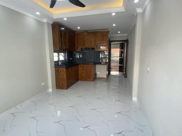 Bán mặt phố Hoàng Mai 40m2 5 tầng thang máy MT4m Ô tô tránh Kinh doanh đỉnh 7 tỷ