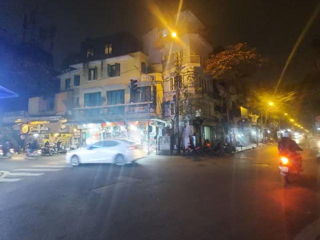 Bán mặt phố Lãn ông Hoàn Kiếm Dt 120m2 2 tầng mặt tiền 5m Giá 55 tỷ Lh Huyền 7X