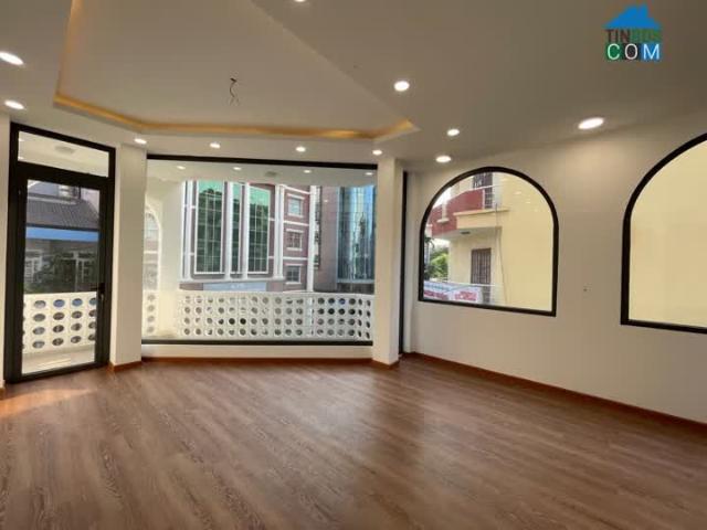 Bán MT Nguyễn Trọng Tuyển, Phú Nhuận gần. Quận. 1, 3, BT chỉ 0, 9 phút xe máy