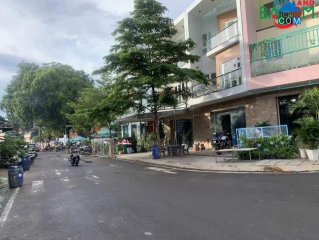 Bán Nhà MT Kinh Doanh 3 Lầu Chỉ 5,3 Tỷ 75M2 Ngay Trường Tiểu Học Tam Hiệp Lý Văn Sâm Tam Hiệp
