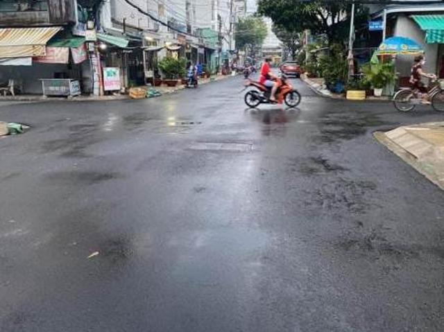 Bán nhà MT Lê Sao Nguyên Sơn, 63m2 3.5x17.5m, 4 Tầng, 4PN, 8.4 tỷ