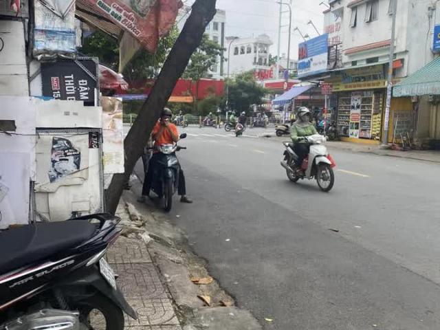 Bán nhà MT Lê văn Thọ ngay Cây Trâm Quang Trung. DT: 5.6x18m, giá 15.9 tỷ