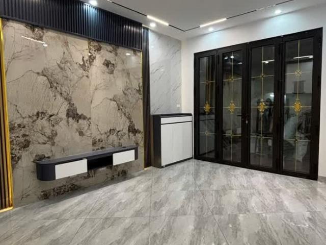 Bán Nhà Mới Tinh Phố Giải Phóng – Gần Phố –Full Nội Thất – Chỉ 6.8 Tỷ