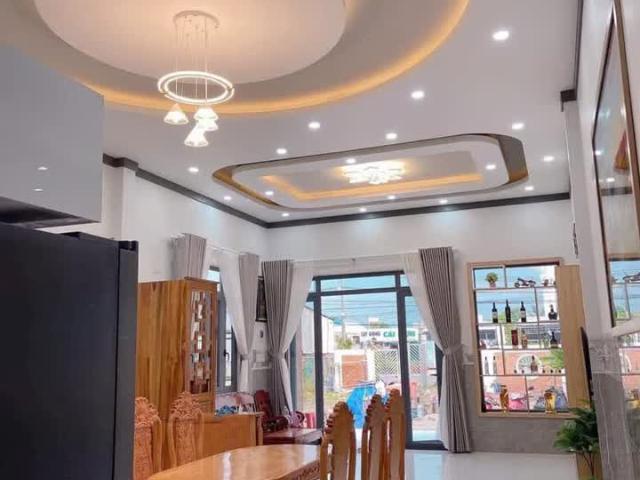 Bán nhà mới xây 1 trệt 1 lầu chỉ 1 tỷ 350/ căn Dân cư sầm uất Ccah1 tp biên hòa 20 phút