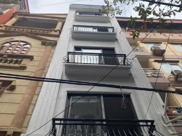 Bán nhà mới xây 6 tầng, phố Pháo đài láng