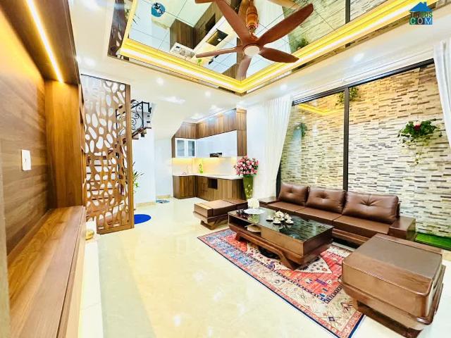 Bán nhà mới xây ngõ 35 Phan Kế Bính 5 tầng 37m2 full nội thất ở luôn giá 8,9 tỷ. LH 0912442