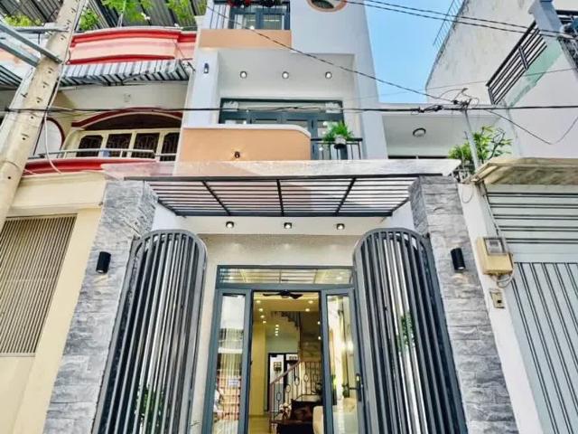 Bán nhà mới XD cực xinh đẹp thoáng mát, 135 m2, Thích Quảng Đức, giá 8 tỷ
