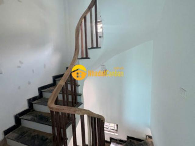 Bán nhà mới xóm cộng hoà, thanh trì 35m2, 5 tầng, mt 4.5m, 4.4 tỷ