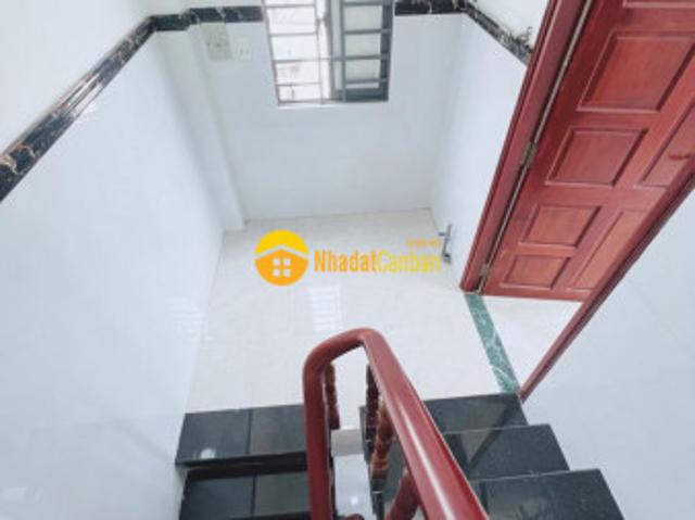 Bán nhà mới âu dương lân, 4 tầng, sân thượng thoáng mát 0901462 ms. Dung