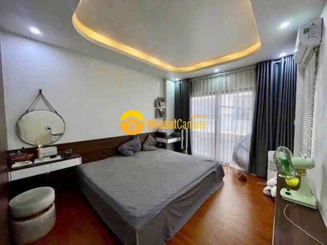 Bán nhà mới cổ nhuế cạnh đại học mỏ địa chất lô góc thang máy 45m 5 tầng. Giá 9.5 tỷ