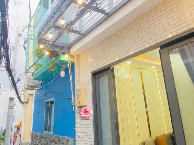 Bán nhà mới Cách Mạng Tháng Tám, QUẬN 3, 4 tầng, giá 4.86 tỷ