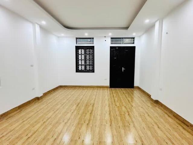 Bán nhà mới Liên Mạc 40m2, 5T, mặt tiền 4m, ô tô tránh đỗ cửa, giá 6 tỷ