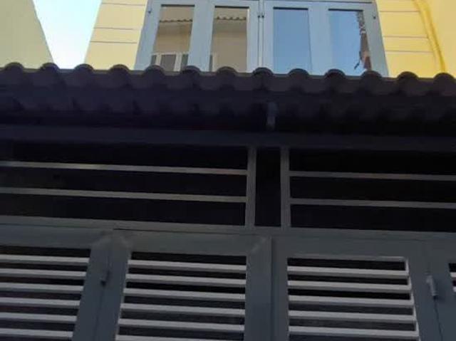 Bán nhà mới đẹp 33m2 5 tầng nở hậu gần chợ hoa Hồ Thị Kỷ, đường Lê Hồng Phong Quận 10