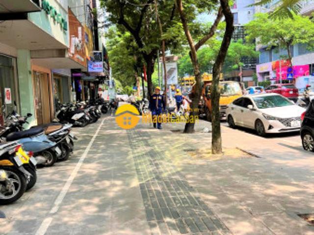 Bán nhà mặt thái hà, dt 39m2, 4 tầng, mặt tiền 4m. Đang cho thuê 360tr năm. Giá 12,9 tỷ