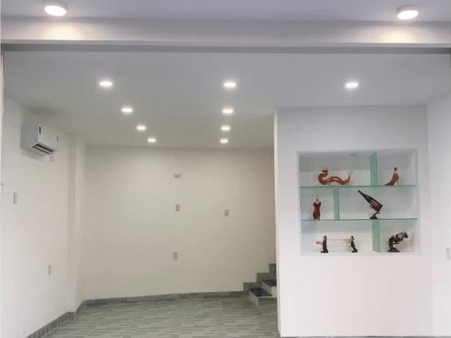 Bán nhà mặt tiền đường Núi Một Nha Trang thuận tiện kinh doanh