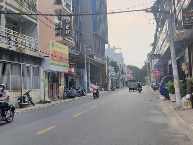 Bán nhà mặt tiền đường bàu cát 5, đối diện cổng chợ Bàu Cát, Công viên bàu cát, 72 m2 x 4 tầng