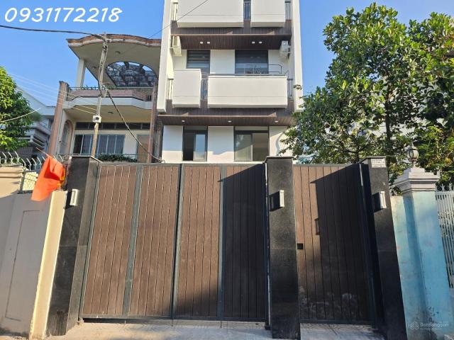 Bán nhà mặt tiền đường Bông Sao ngang 6m đối diện công viên Tặng nội thất Xe hơi ngủ 0931172