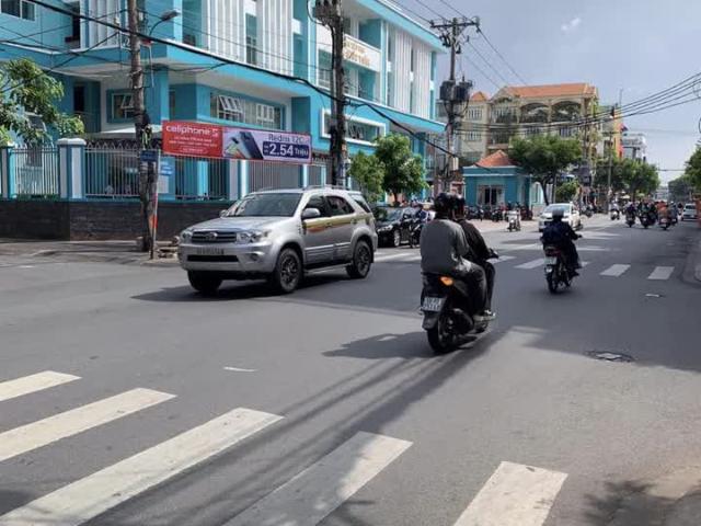 Bán nhà Mặt Tiền Đồng Đen 4 tầng Víp nhất Bàu Cát, nhà mới tỉnh