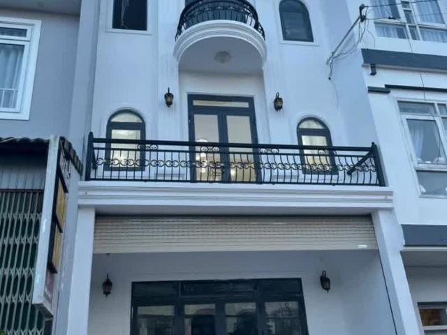 Bán nhà mặt tiền đường Trần Lê Đà Lạt mới xây thích hợp kinh doanh