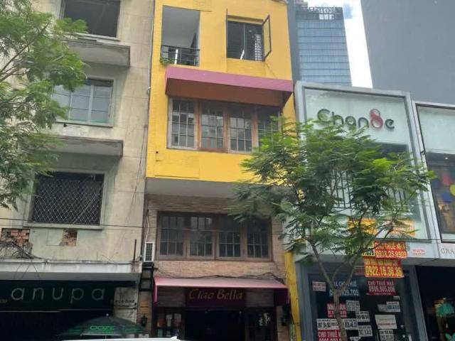 Bán Nhà Mặt Tiền Đông Du Quận 1 3 Lầu Đang Cho Thuê 130 triệu/tháng Giá 65 tỷ