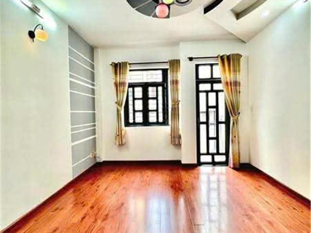 Bán nhà mặt tiền Ba Vì, phường 4 quận Tân Bình 5,5*15m 7 tầng