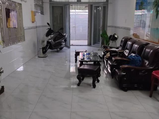 Bán nhà mặt tiền, gần chợ Gò Vấp, nhà mới đẹp. Kết cấu 1 trệt 1 lầu, 4PN chỉ 14 tỷ 4